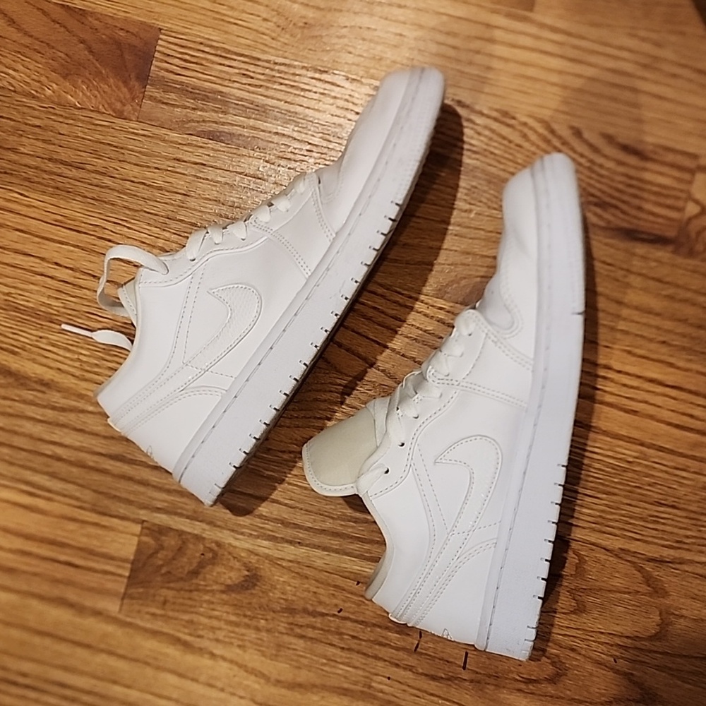 Nike Jordan Low